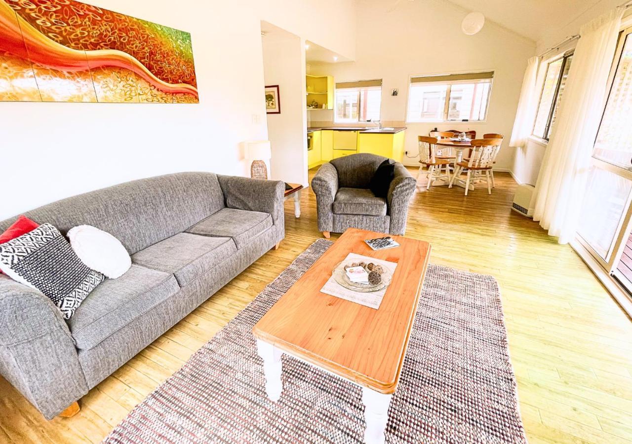 Poinciana Cottages Бернт Пайн Екстериор снимка