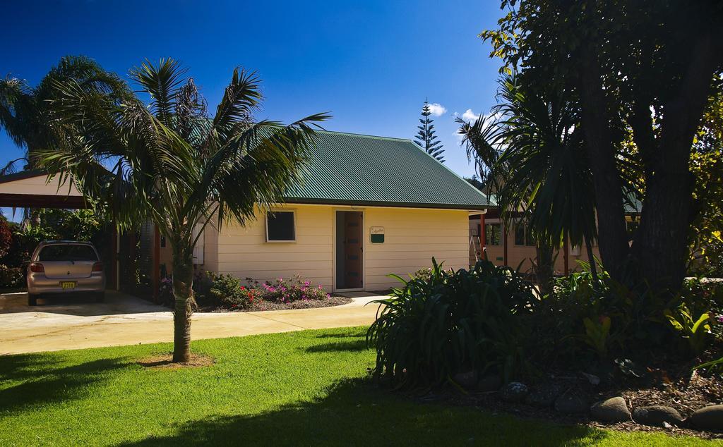 Poinciana Cottages Бернт Пайн Екстериор снимка