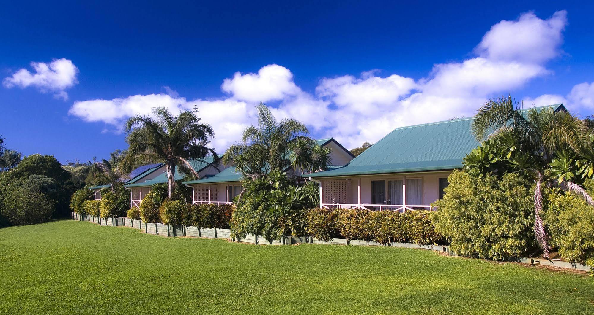 Poinciana Cottages Бернт Пайн Екстериор снимка