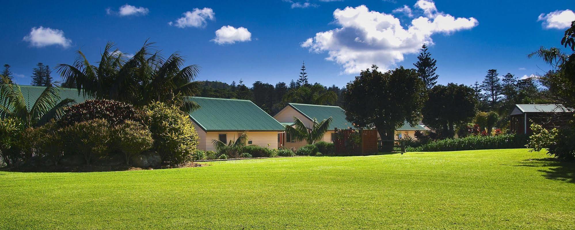 Poinciana Cottages Бернт Пайн Екстериор снимка