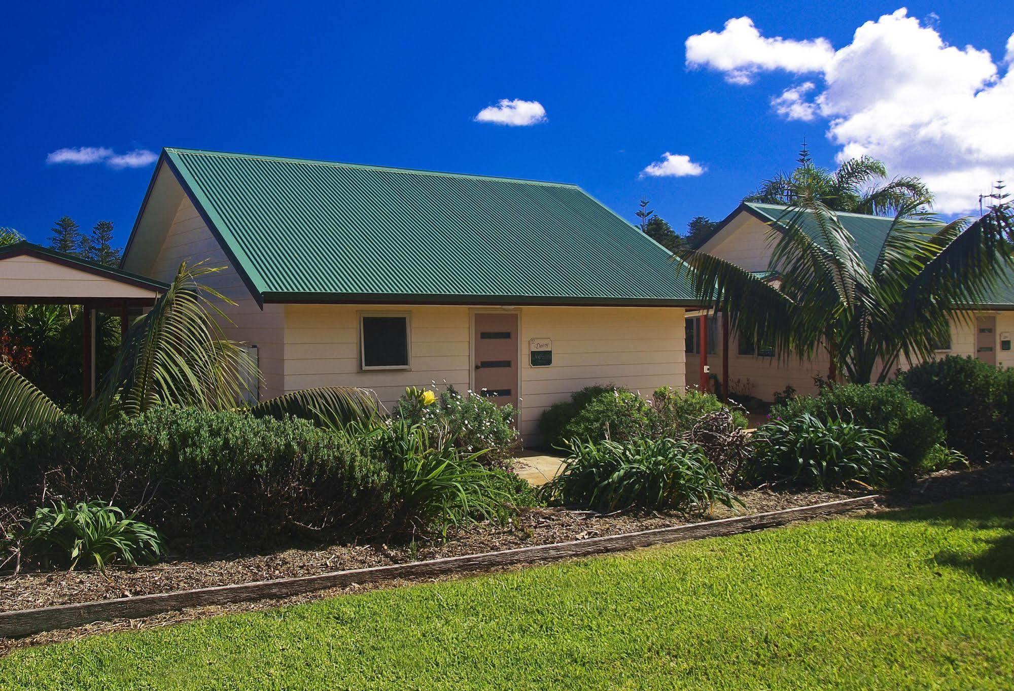 Poinciana Cottages Бернт Пайн Екстериор снимка